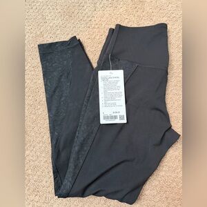 Lululemon NWT paisley lace overlay tight 25”